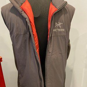 Arc'teryx LT Insulated Vest Men's Jacket Size M Dark Grey